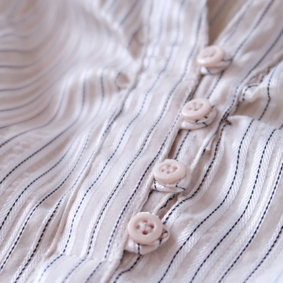 Cool Business Casual Blouse - Picture 3 of 4